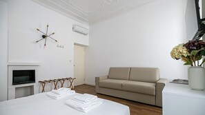 2 makuuhuonetta, silitysrauta/-lauta, ilmainen Wi-Fi, vuodevaatteet