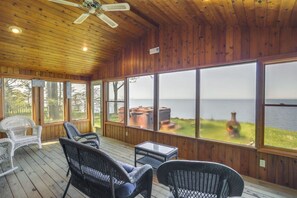 Interior - Lake View Cottage w Deck & Beach Access! (South Haven)