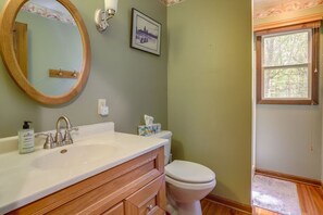 Hair dryer, towels - Lake View Cottage w Deck & Beach Access! (South Haven)