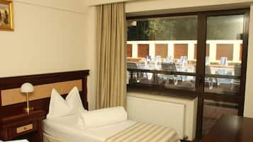 Double or Twin Room, Balcony, Garden View | Iron/ironing board, free WiFi