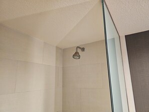 Shower, hair dryer, towels, soap - Unit with 2 queen beds at Strat Casino in delightful Las Vegas (Las Vegas)