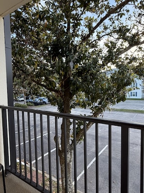 Property grounds - Clair’s Coastal Pear • Steps to Beach • Cozy Biloxi Retreat (Biloxi)