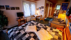 1 chambre, fer et planche à repasser, Wi-Fi, literie fournie