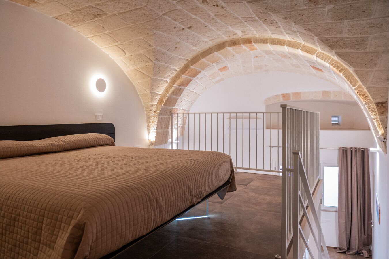 1 bedroom, desk, WiFi, bed sheets