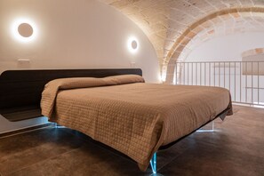 1 bedroom, desk, WiFi, bed sheets - Pachita's Seaside Rooms - Polignano a Mare (Polignano a Mare)