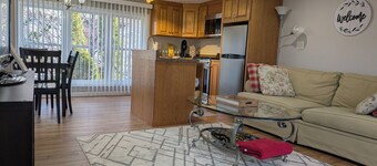 Clean, centrally-located 1-bedroom apartment in charming Hummelstown