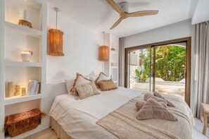 Free WiFi, bed sheets - 2047 Stylish Luxury Apartment with Pool (Marbella)