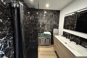 Shower, towels - La Prairie, country house for 6 people, 5 minutes from Le Crotoy (Favières)