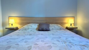 3 bedrooms, iron/ironing board, free WiFi, bed sheets