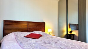 3 bedrooms, iron/ironing board, free WiFi, bed sheets