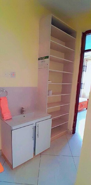 Apartament familiar | Decoració individual, mobiliari individual i wifi gratuïta 