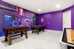 Games room - 8 mi Lackland AFB BMT HotTub Game Room Bocce Ball (San Antonio)