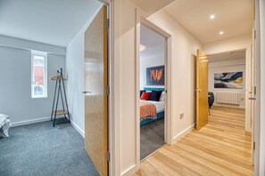 2 bedrooms, WiFi, bed sheets - Alexandra House by Guestz (Stockport)
