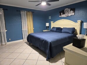 5 bedrooms, iron/ironing board, free WiFi, bed sheets - Spacious 5-bedroom/3 Bath  house in pleasant Brownsville. (Brownsville)