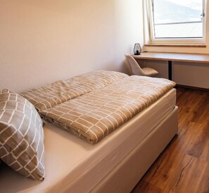 6 quartos, Wi-Fi, roupa de cama