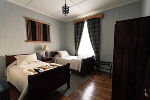 Værelse med 2 enkeltsenge - udsigt til have