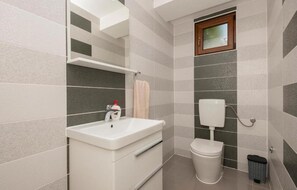Haartrockner, Handtücher, Toilettenpapier