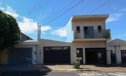 Casa com Churrasqueira e Wi-Fi em Parque Ribeirão