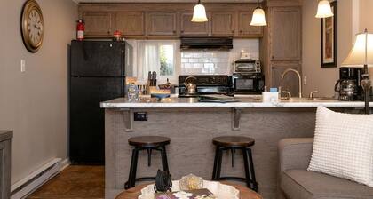 Lower Berne Chalet 4 Mins to DT AVL, 10 Mins to Blue Ridge Parkway, Dog Friendly