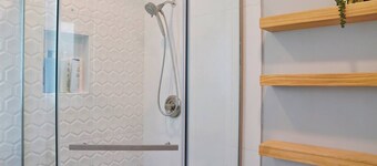 Private Modern Oasis near SF w/Kitchenette 22421C