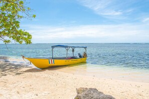 Beach - Aloki VIllage for 20 guests in Playa Chiquita (Playa Chiquita)