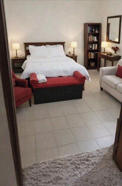 Room with air-conditioned bathroom Furnished