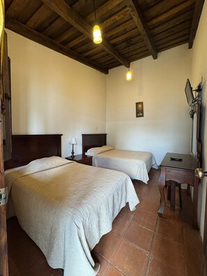 Standard Room - Hotel Casa Colonial (Antigua Guatemala)
