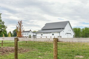 Exterior - Charming Homestead in peaceful farmland, just outside of Westfield Indiana. (Sheridan)