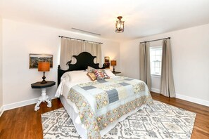 Room - Charming Homestead in peaceful farmland, just outside of Westfield Indiana. (Sheridan)