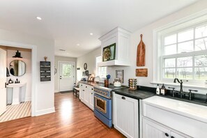 Private kitchen - Charming Homestead in peaceful farmland, just outside of Westfield Indiana. (Sheridan)