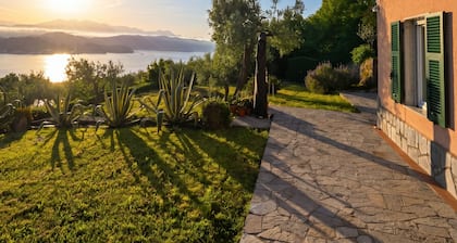 Il Collina - Poets' Vista: Luxury and relaxation in the Gulf of Poets.