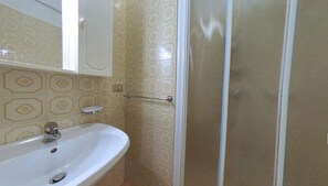 Apartment, 1 Bedroom, Terrace | Bathroom - Ideal for Five Guests in Lignano-with Pool (Lignano Sabbiadoro)