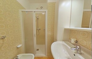 Apartment, 1 Bedroom, Terrace | Bathroom - Ideal for Five Guests in Lignano-with Pool (Lignano Sabbiadoro)