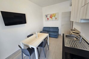Dining - Apartment 4 - Diletta's Residence (Sant'Isidoro)
