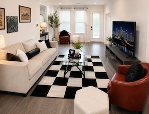TV, fireplace - Luxury 2BR and 2BA Uptown CLT Retreat ;Walk to BOA Stadium & City Hotspots  (Charlotte)