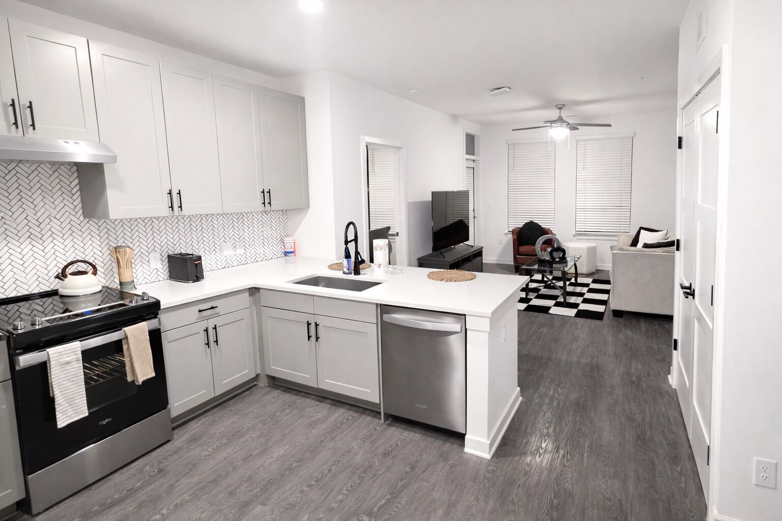 Microwave, oven, stovetop, dishwasher