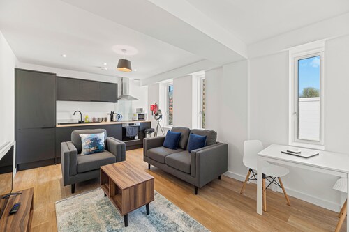 Alexandra House by Guestz