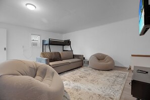 Living area - Newly Refreshed! In-Ground Pool & Hot Tub! (Houston)