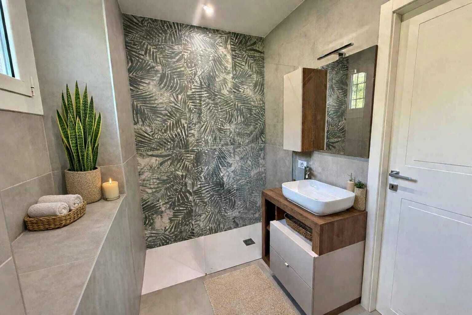 Dusche, Haartrockner, Bidet, Handtücher
