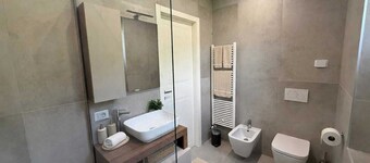 ThreeZeroThree House • With Private Garden