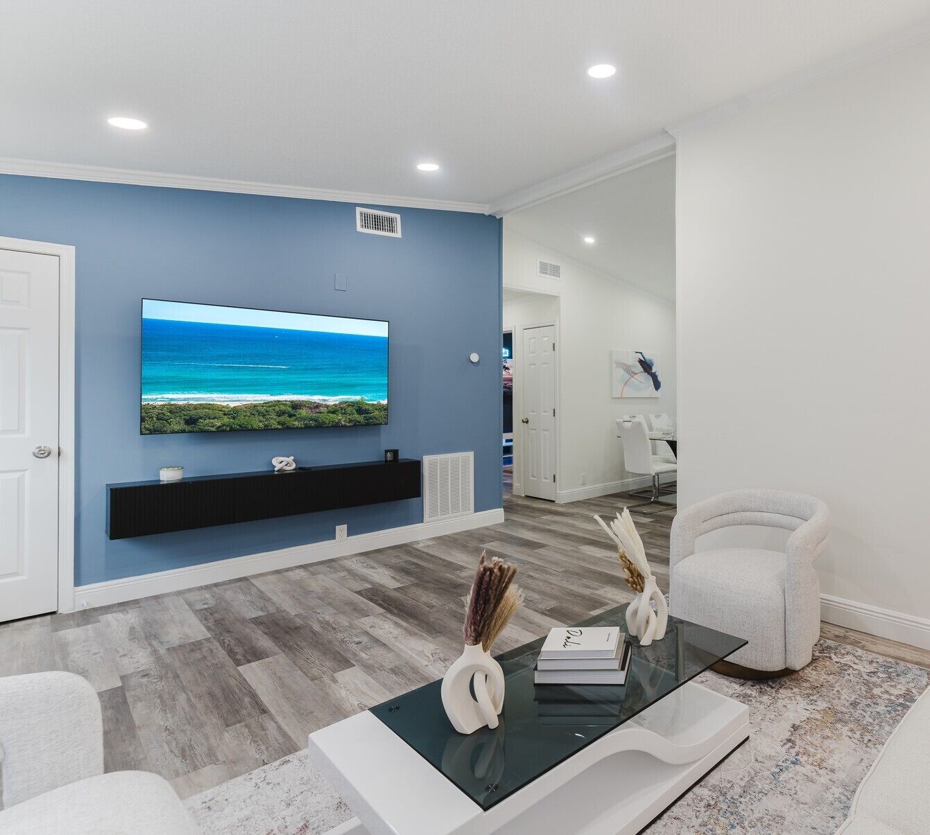 Smart TV, fireplace, video games