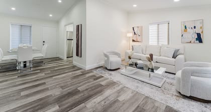 Delray Beach 3BR: Walk to Atlantic Ave - Hot Tub & Game Room