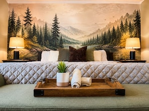 5 Schlafzimmer, Schreibtisch, Bügeleisen/Bügelbrett, Reisekinderbett