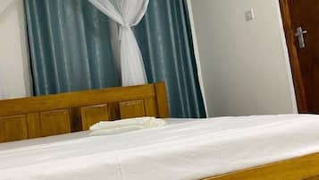 Decoración personalizada, muebles diferentes y wifi gratis