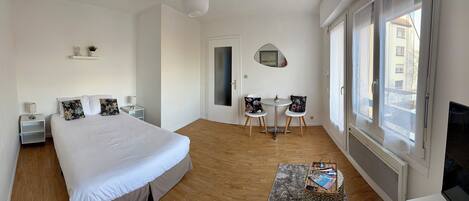 1 bedroom, internet, bed sheets