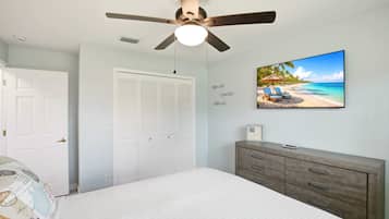 4 bedrooms, desk, iron/ironing board, travel cot