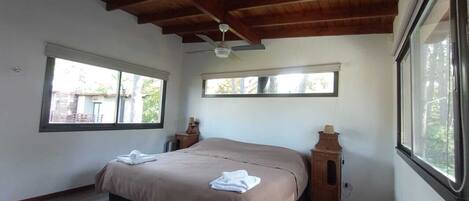 2 chambres, coffre-fort, lit de bébé portatif, accÚs au Wi-Fi (inclus)