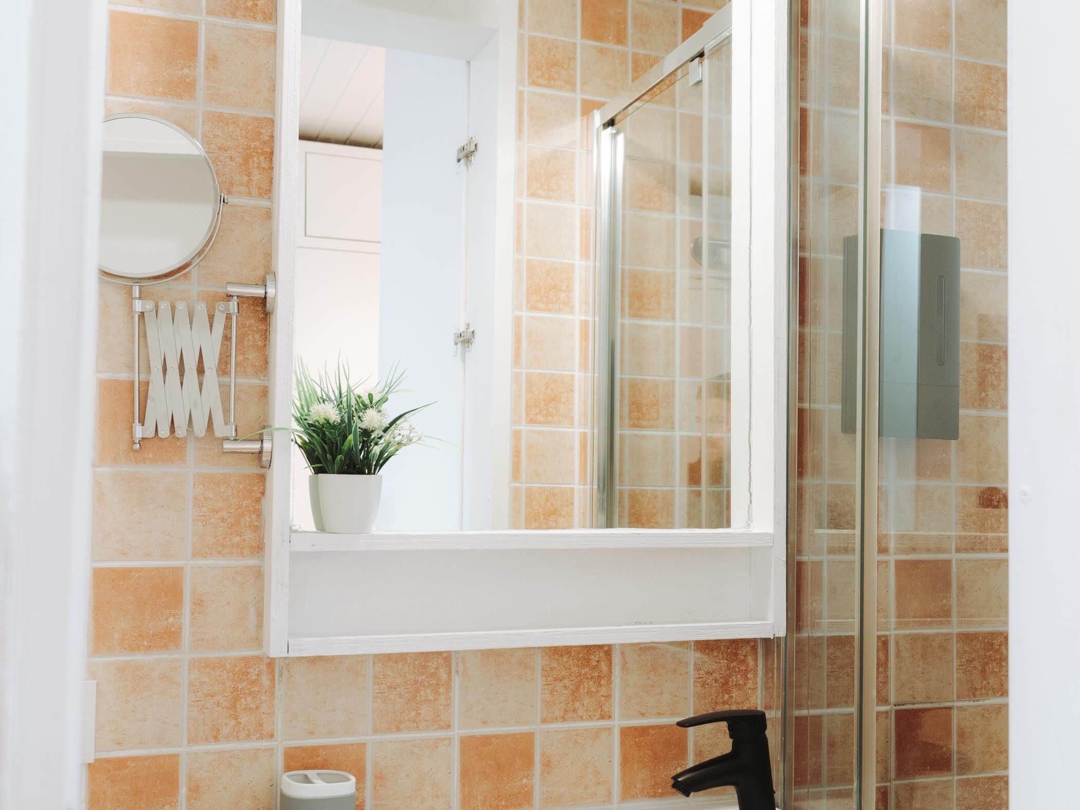 Shower, towels
