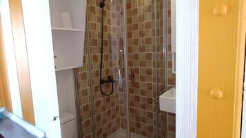 Shower, towels