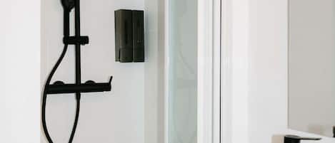 Shower, towels